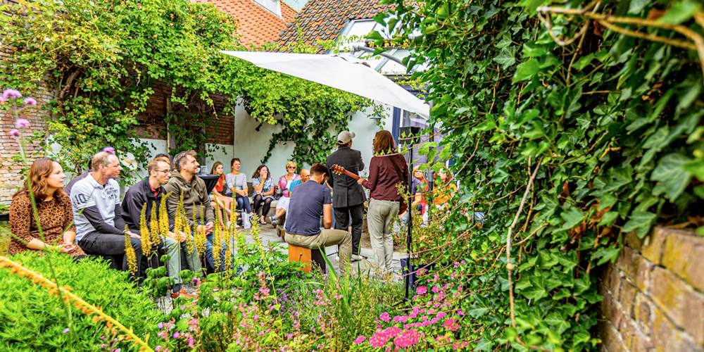 Een festival in eigen tuin? Meld je aan voor ‘Gluren bij de Buren